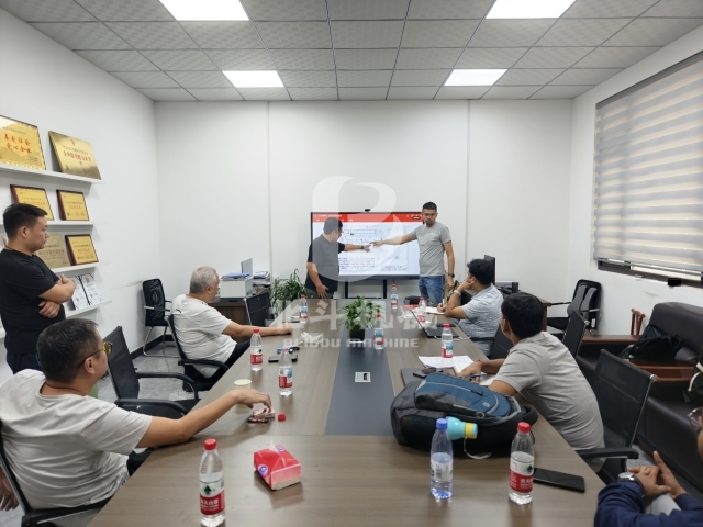 印度客户来验收午夜免费高清软件,确保合作交付